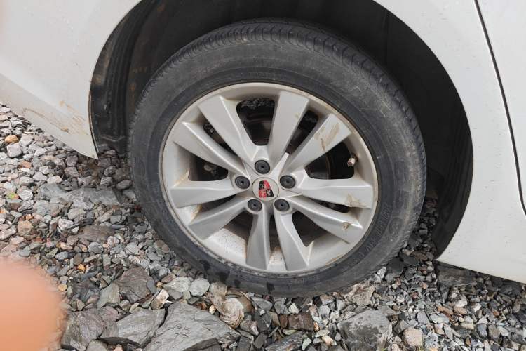 Used Roewe 360 2015 1.5L Automatic Luxury Edition
