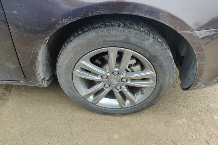 Used Geely Auto Emgrand 2015 Sedan 1.5L Manual - Top Trim Level
