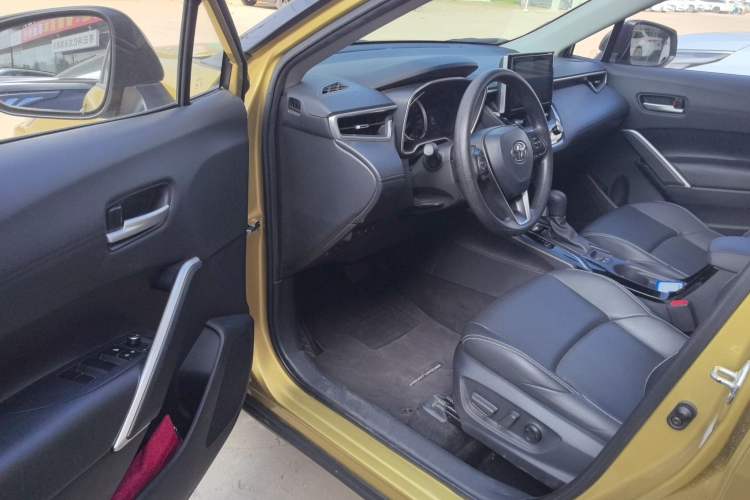 Used Toyota FRONTLANDER 2022 2.0L CVT Luxury PLUS Edition