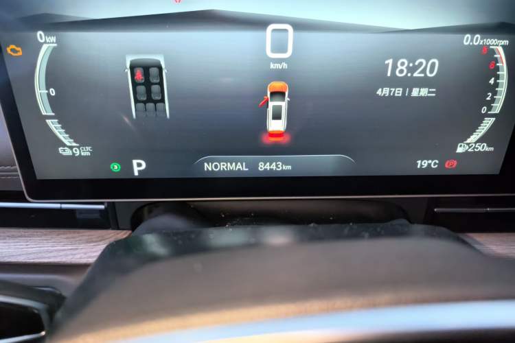 Used SAIC MAXUS G50 PHEV 2025 Leading Edition Odometer Close Up