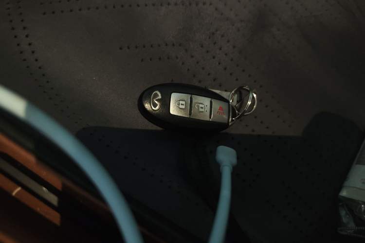 Used Infiniti QX50 2015 2.5L Comfort Edition Vehicle Key