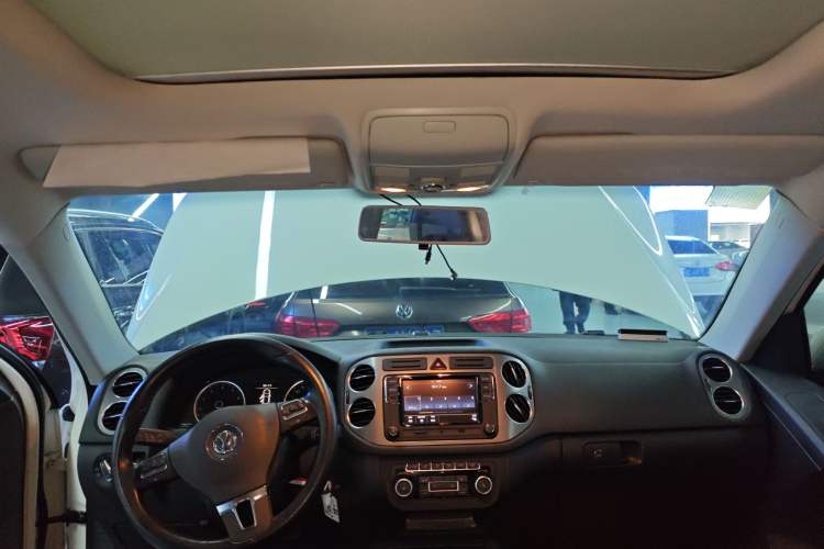 Used Volkswagen Tiguan 2012 1.8TSI Automatic All-Wheel Drive Elite Edition Headliner