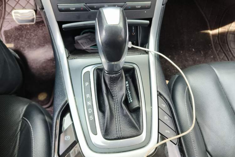 Used Ford Edge 2015 2.0T GTDi Four-Wheel Drive Prestige Model Gear Lever