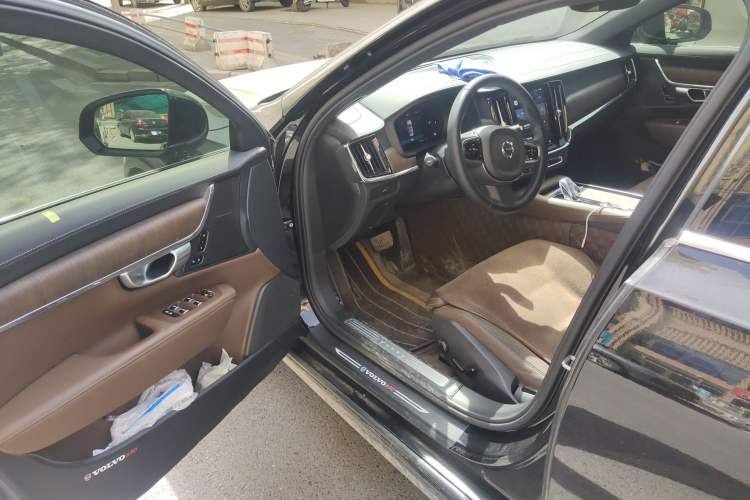 Used Volvo S90 2024 B5 Zhiyuan Luxury Edition