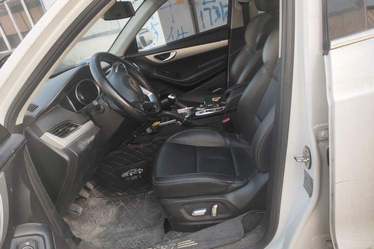 Used Zotye SR7 2016 1.5T Manual Cube Heart Edition China V Standard
