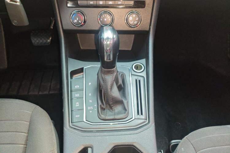 Used Volkswagen Lavida 2021 280TSI DSG Comfort Edition Gear Lever