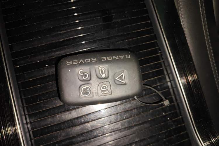 Used Land Rover Discovery Sport 2018 240 PS PURE Edition Interior 1