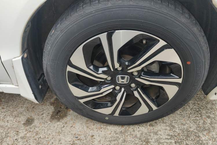 Used Honda Crider 2017 1.8L CVT Comfort Special Edition Right Front Wheel Hub