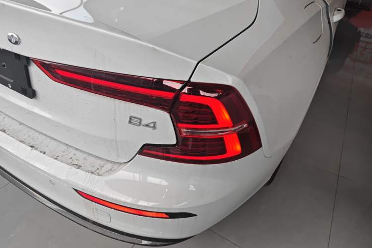 Used Volvo S60 2026 Model B4 Zhiyi Luxury Edition