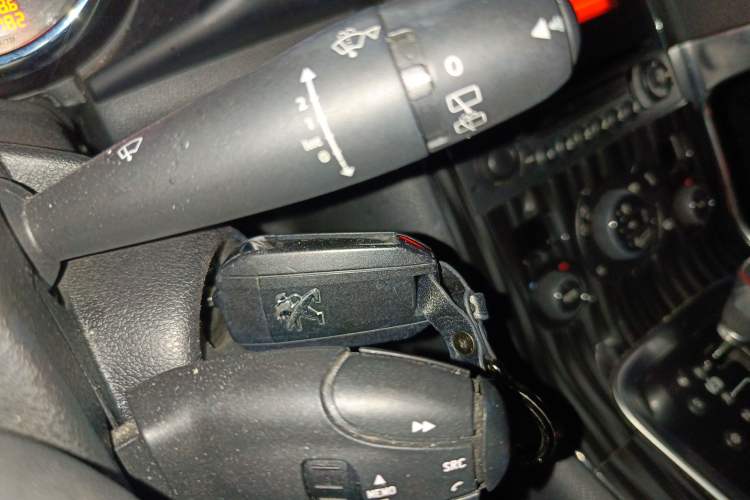 Used Peugeot 3008 2015 2.0L Automatic Trend Edition
