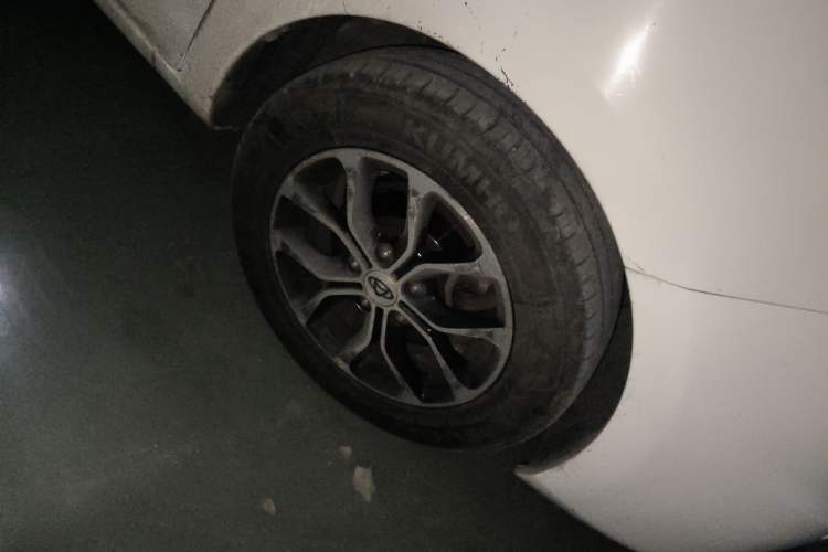 Used CHANGAN KAICHENG Oushang A600 2016 1.5L Manual Luxury 7-Seater Right Front Wheel Hub