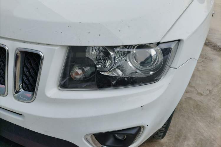 Used Jeep Compass 2015 2.0L two-wheel drive sport version