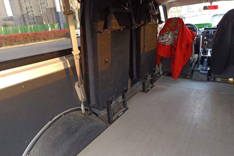 Used CHANGAN KAICHENG Ruixing M90 2021 2.0L Standard Version Flat-Top Liftgate 6-Seater LJ481Q6 Left Rear Seat