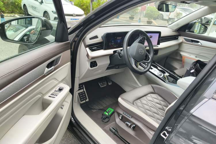 Used Volkswagen Tavendor 2023 380TSI Four-Wheel Drive R-Line Cruise Edition Driver Seat