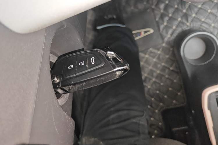 Used Chery QQ Ice Cream 2022 120km Conical Shape Lithium Iron Phosphate Vehicle Key