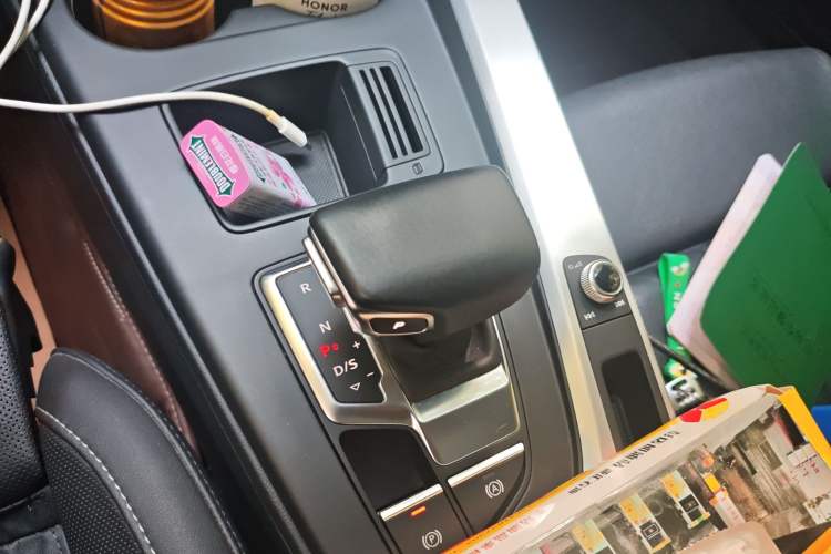 Used Audi A4L 2020 40 TFSI Fashion Dynamic Model Gear Lever