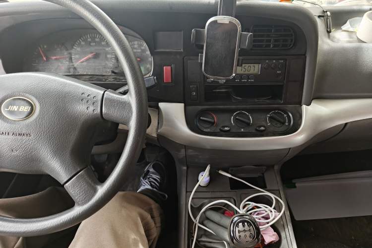 Used Jinbei Hiace 2020 2.0L Express King Series Deluxe Van Standard Roof China VI Emission Standard 1TZS
