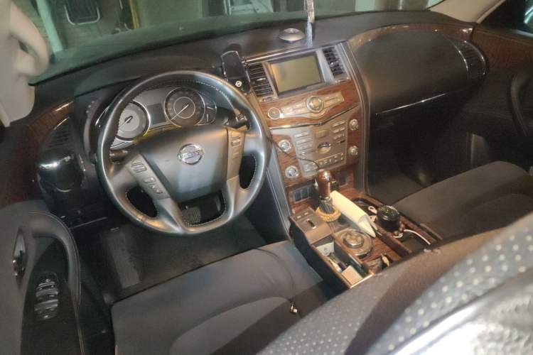 Used Nissan Patrol  Center Console