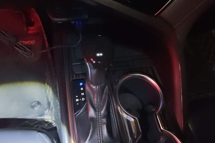 Used Toyota Camry 2019 2.0G Luxury Edition China VI Standard Gear Lever