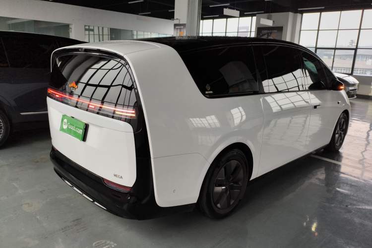 Used Li Auto MEGA 2024 Ultra Model Rear Right 45 Deg