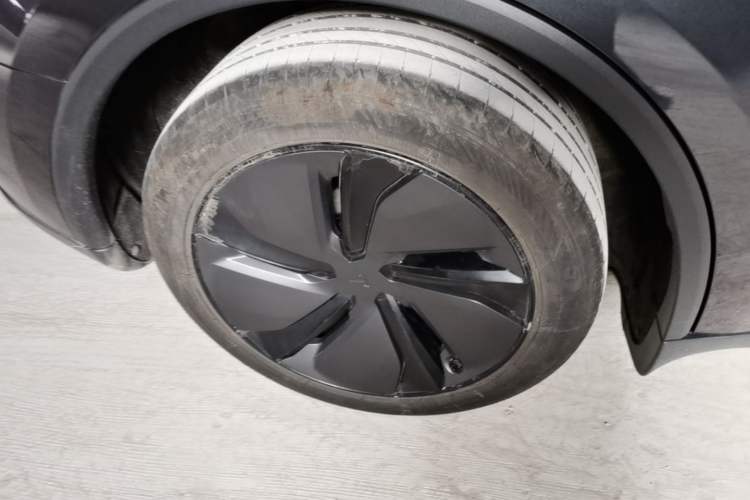 Used Tesla Model Y 2025 Rear-Wheel-Drive Version
