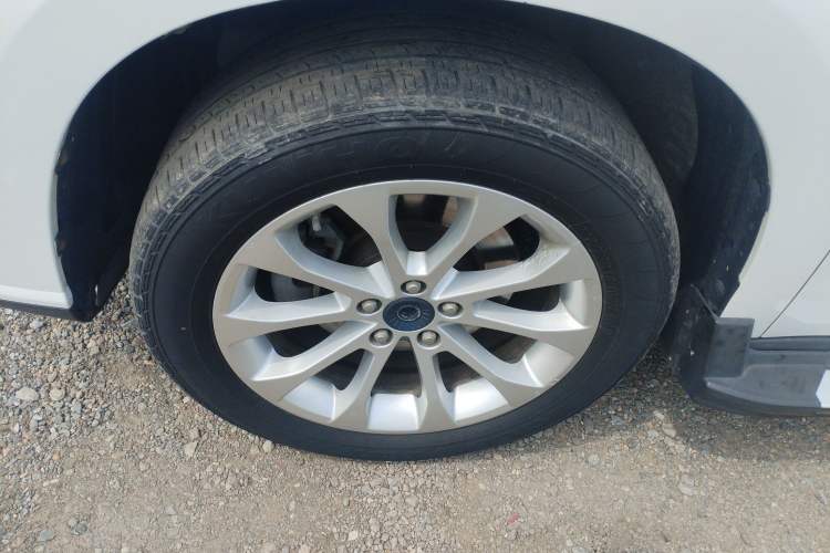 Used Haval H2 2017 Red-Label 1.5T Manual Two-Wheel-Drive Elite Model Left Front Wheel Hub