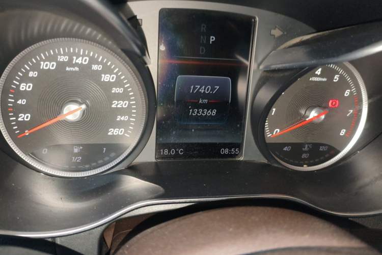 Used Mercedes-Benz GLC 2018 GLC 200 4MATIC Odometer Close Up