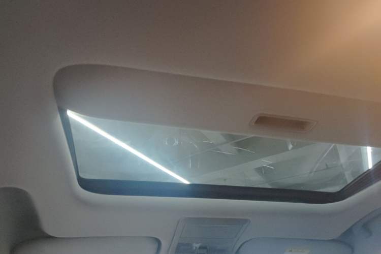 Used Chevrolet Captiva 2015 2.4L 4x4 Flagship Edition 7-Seater