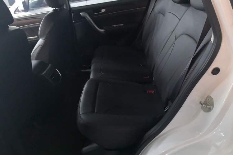 Used Haval M6 2019 1.5T Manual Two-Wheel Drive Elite Version China VI Standard Left Rear Seat