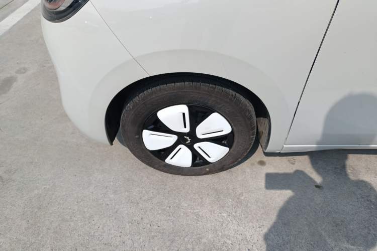Used Wuling Hongguang MINIEV 2025 Four-Door Version Advanced Edition Left Front Wheel Hub