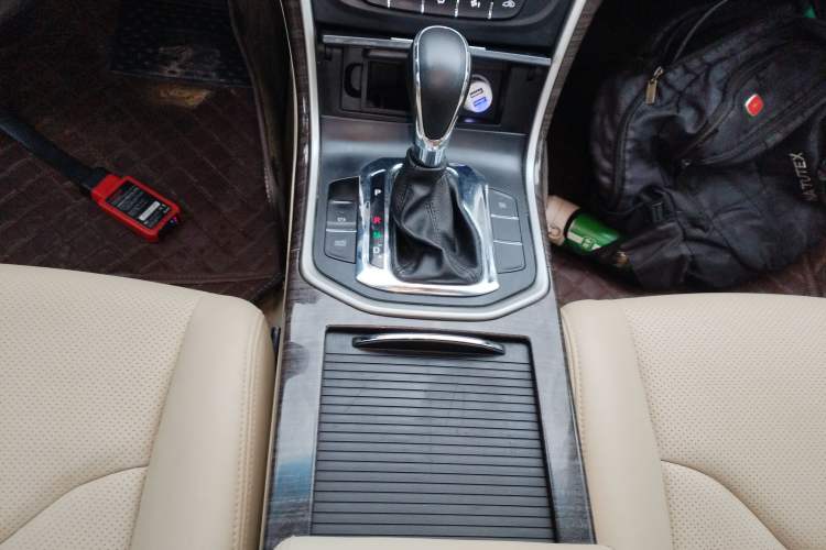 Used CHANGAN Raeton 2014 1.8T Automatic Elite Anniversary Edition China IV Standard
