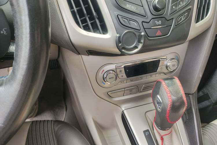 Used Ford Focus 2012 Sedan 1.6L Automatic Fashion Edition