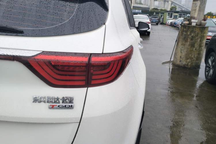 Used Kia KX5 2016 1.6T Automatic Two-Wheel Drive DLX Right Rear Taillight