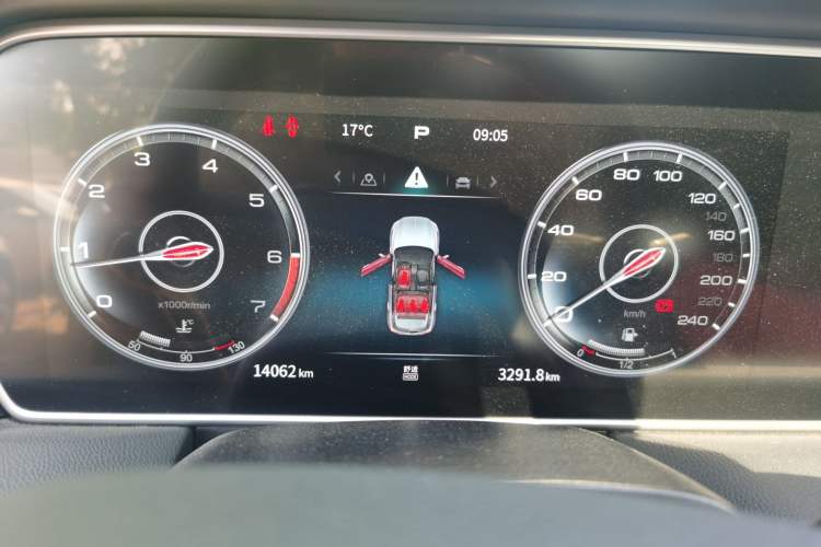 Used Hongqi HS5 2022 Facelifted Version 2.0T Smart Connect Flagship All-Wheel-Drive Edition Instrument Cluster