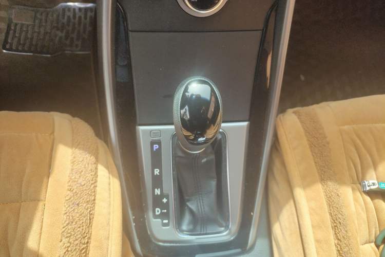 Used Hyundai Elantra (5th Generation / Langdong) 2015 1.6L Automatic Leading Model