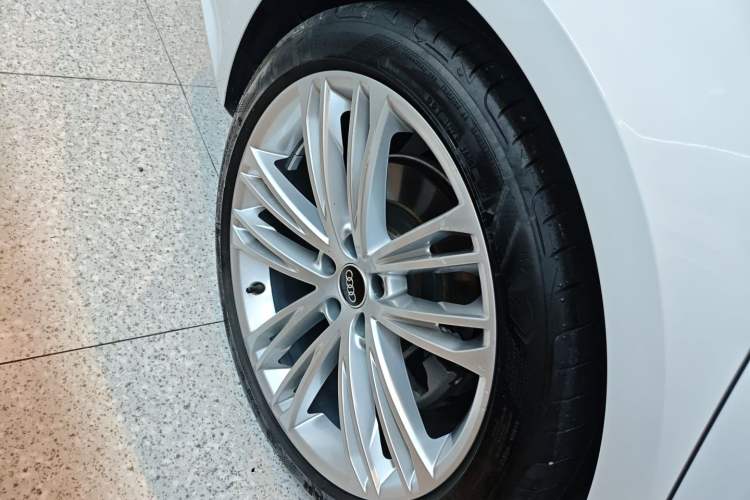 Used Audi A7L 2022 55 TFSI quattro S-line Zhiyuan Crystal Flow Package