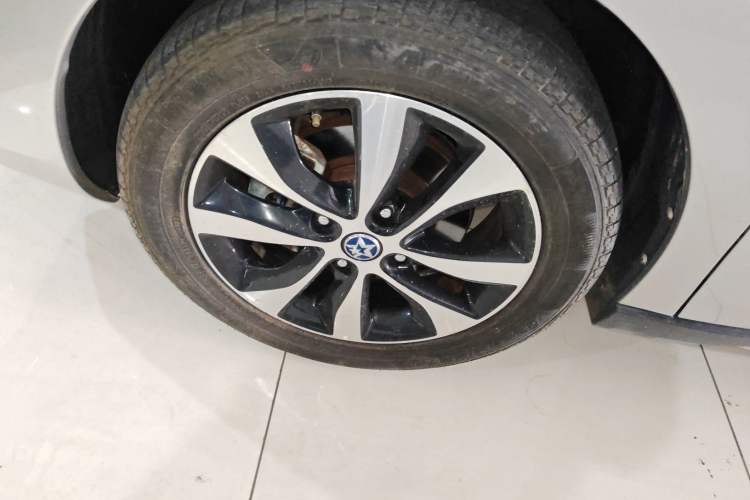 Used Venucia M50V 2019 1.6L CVT Luxury Edition