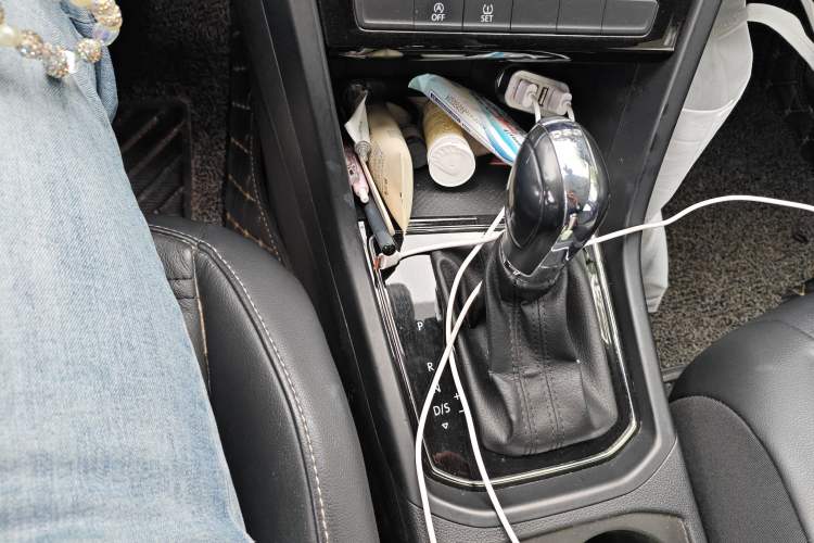 Used Volkswagen Touran 2016 Volkswagen Touran L 280TSI DSG Comfort Edition Gear Lever