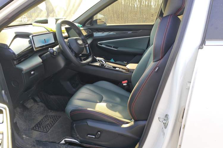 Used Geely Auto Emgrand X7 Sport 2024 1.5TD Smart Connect+