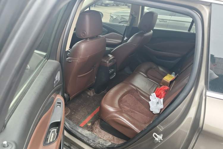 Used Buick Envision 2016 20T Two-Wheel-Drive Elite Model Left Rear Seat