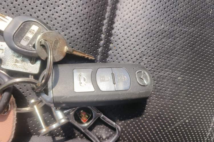 Used Mazda Atenza 2015 2.0L Blue Sky Luxury Edition