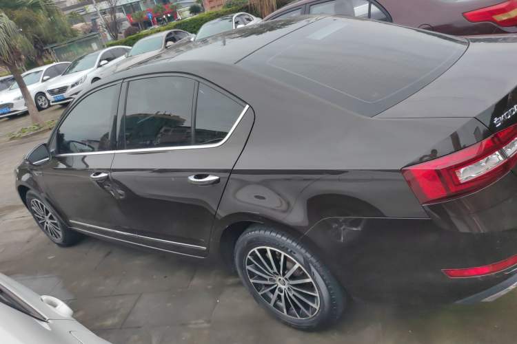 Used Skoda Octavia 2018 TSI230 DSG Luxury Edition
