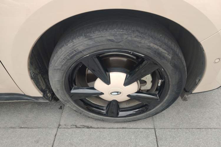 Used ORA Good Cat 2021 500km Long-Range Poseidon Edition Lithium-Ion Battery Right Front Wheel Hub