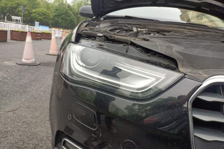 Used Audi A4L 2013 35 TFSI Automatic Standard Model Right Front Headlight