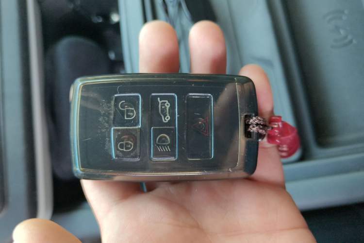 Used Land Rover Defender 2023 Facelift 110 3.0T P400 X-DYNAMIC HSE Vehicle Key