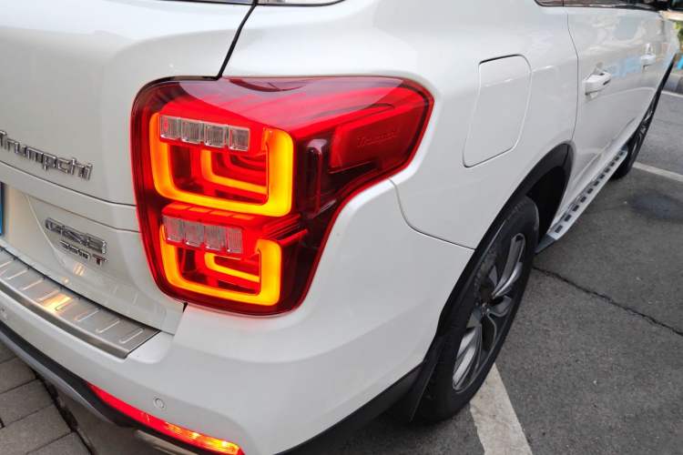 Used GAC Trumpchi GS8 2019 390T Two-Wheel Drive Luxury Smart Connectivity Version (7 Seats) Right Rear Taillight
