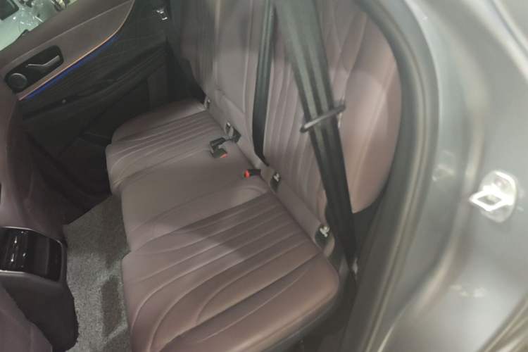 Used Chery Tiggo 9 2025 2.0T Dual-Clutch Two-Wheel Drive Luxury Edition 5 Seats