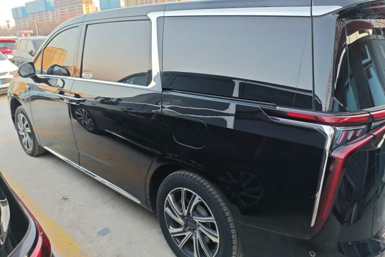 Used SAIC MAXUS G90 2022 2.0T Interstellar Six-Seater Edition