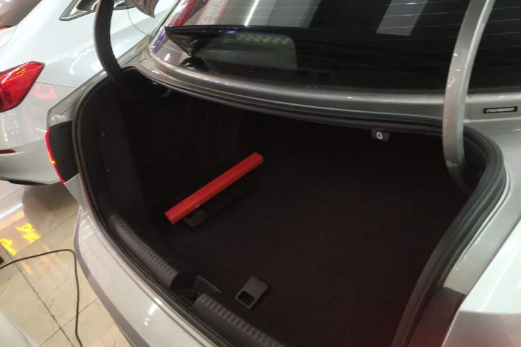 Used Volkswagen Sagitar 2015 230TSI Automatic Comfort Version