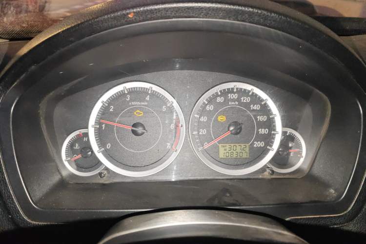 Used GAC Gonow Aoosed GX5 2012 2.4L Manual Gasoline 4x4 with Sunroof Instrument Cluster